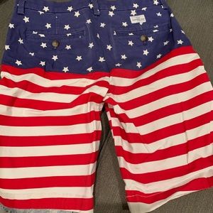 Boys Vineyard Vines Patriotic Shorts, Size 14